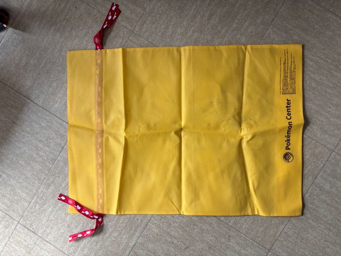 🌟 Sac de rangement Pikachu exclusivité pokémon center - photo numéro 2