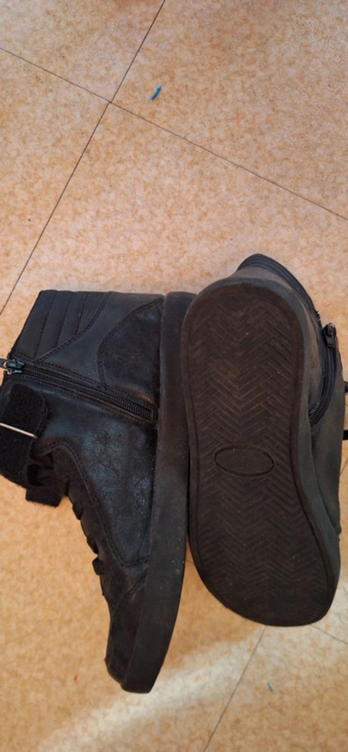 Tennis montantes très bon état comme neuves - photo numéro 2