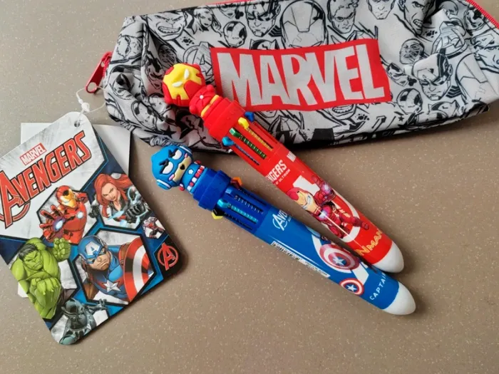 Lot Marvel / Trousse + stylos - Iron Man, Captain America - photo numéro 3