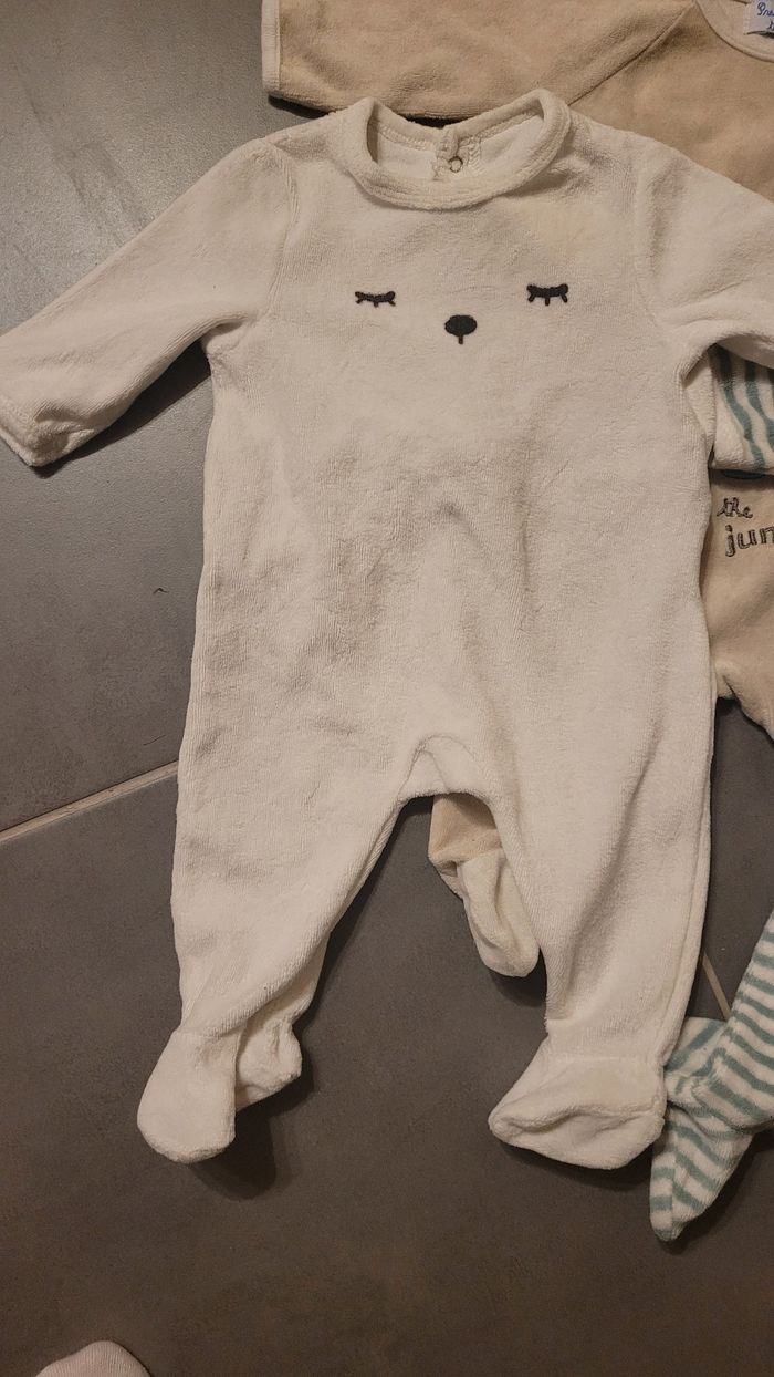 Lot de 3 pyjamas en 3mois - photo numéro 3