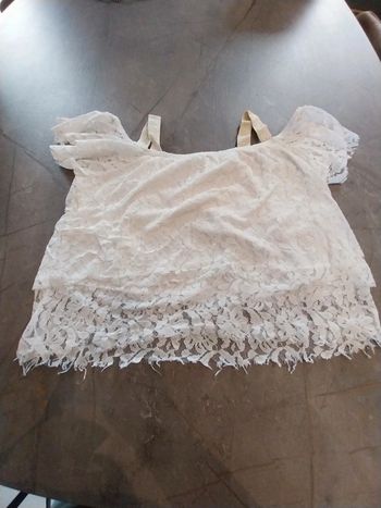 T-shirt en broderie taille 10 ans