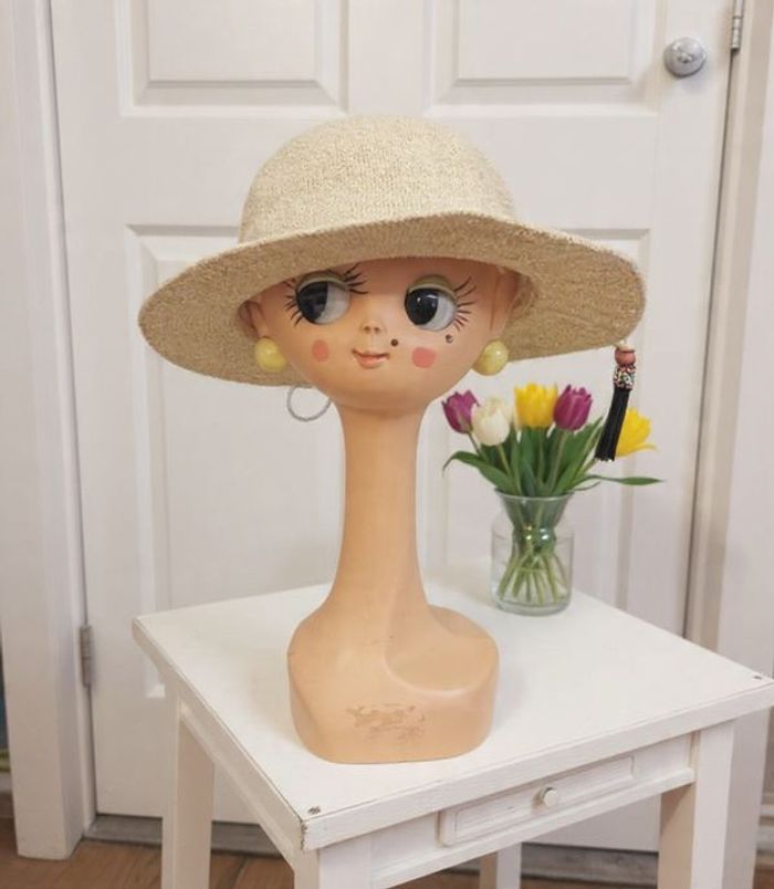 chapeau femme neuf laine taille unique beige ruban et perles pampilles