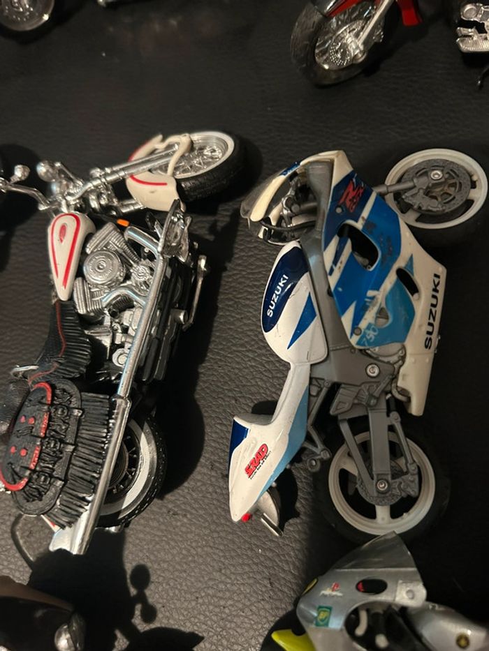 Lot de 12 motos - photo numéro 4