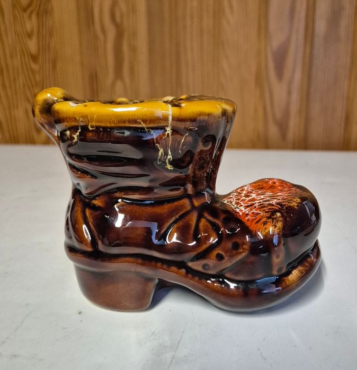 Céramique Vallauris décorative en forme de botte marron - photo numéro 3