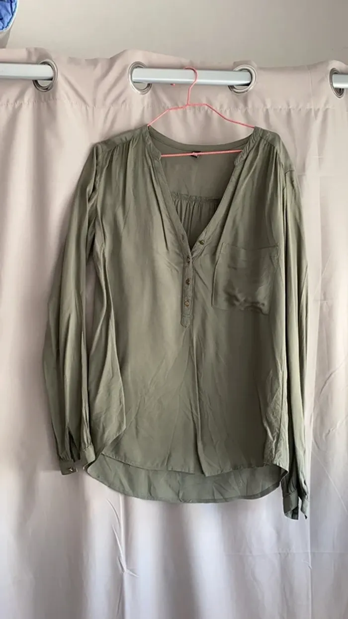 Petite chemise kaki légère