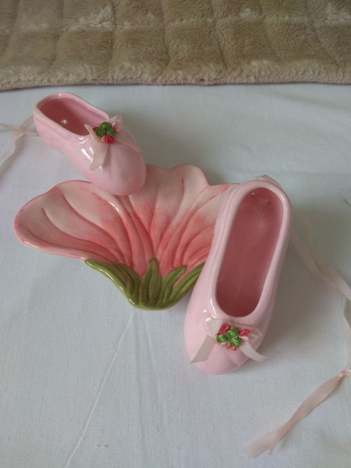 6 Chaussons de danse & vide poche fleur en faïence décoration - photo numéro 9