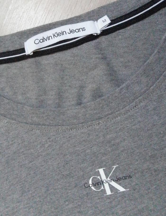 T-shirt Calvin Klein - photo numéro 2