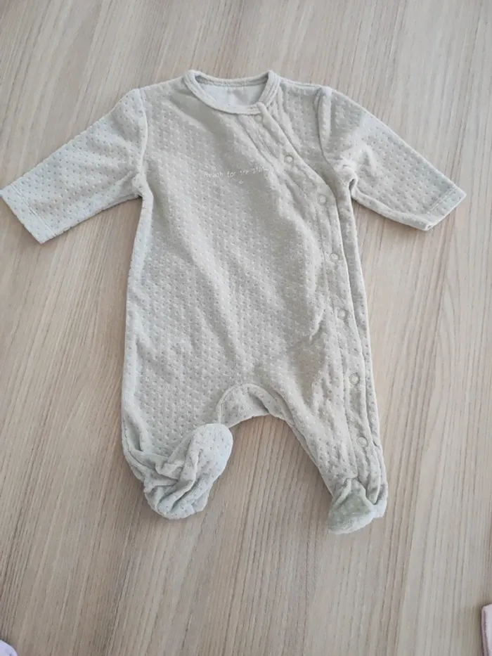 Lot 8 pyjamas 1 mois - photo numéro 6