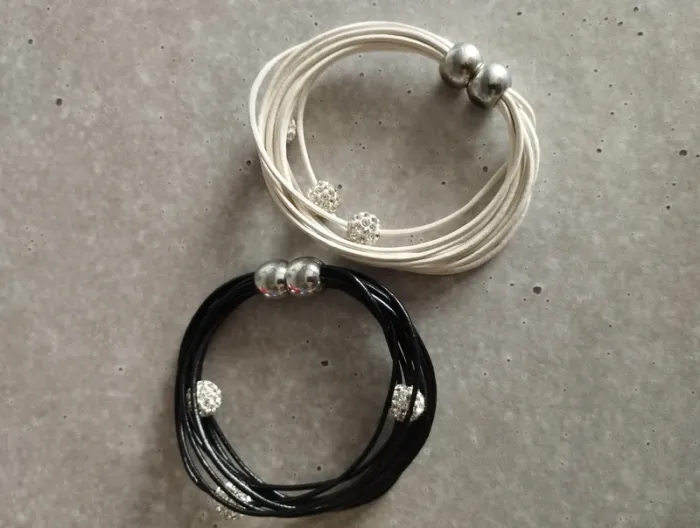 Lot de deux bracelets