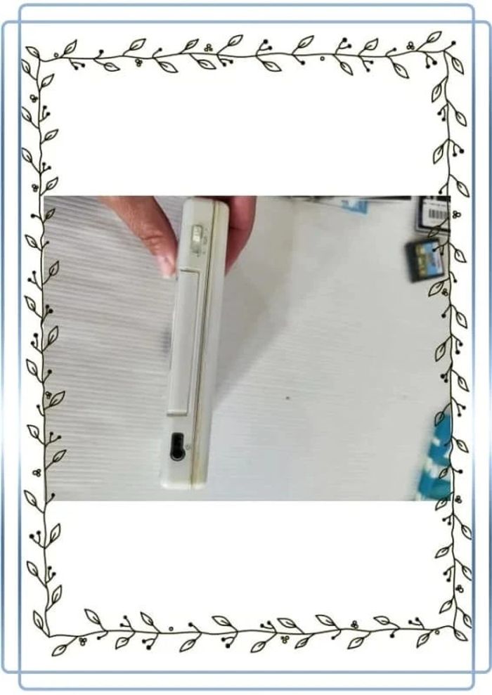 Lot nintendo ds avec une nintendo blanche en bon état mais il y'a des traces + 3 jeux - photo numéro 11