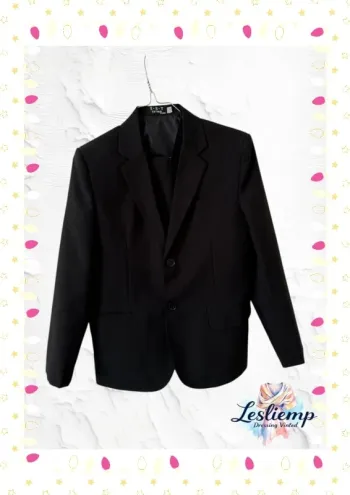 Costume 3 pièce noir comme neuf mis une fois garçon 12 ans enfant