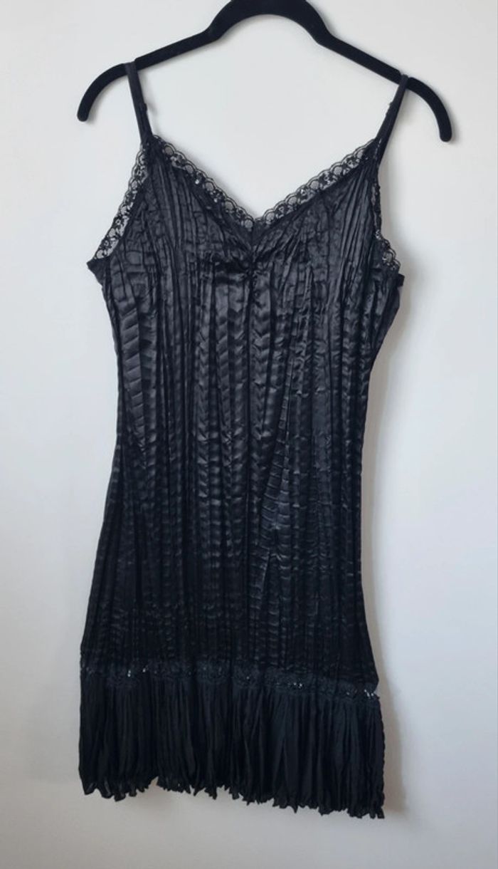 Robe noir brodé évasé vintage - photo numéro 17