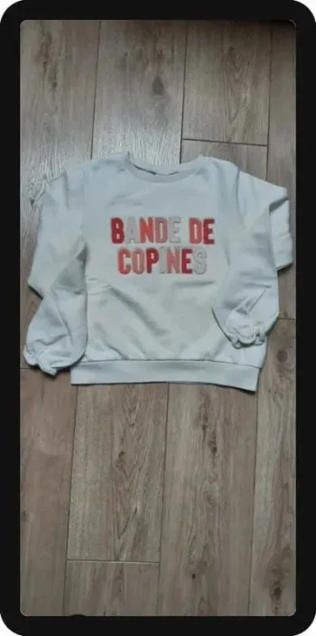 Pull type sweat tape à l'oeil rose clair "bande de copines" 12 ans neuf