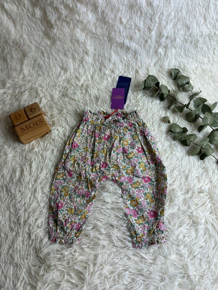 Pantalon liberty Cyrillus taille 6 mois