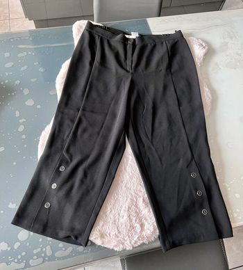 Pantacourt noir taille 44 marque Godske