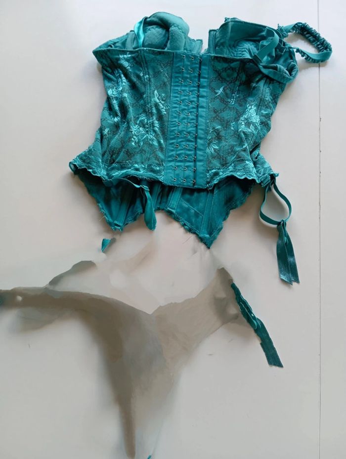 Bustier porte-jarretelles taille 85B - photo numéro 2