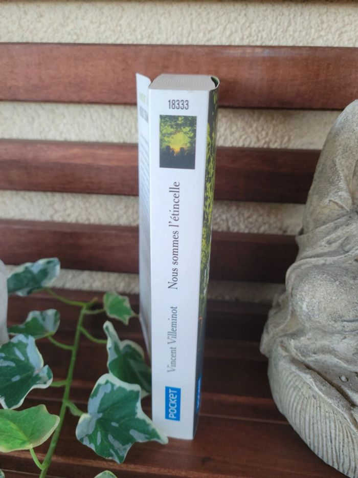 Livre roman "Nous sommes l'étincelle" de Vincent Villeminot - photo numéro 3