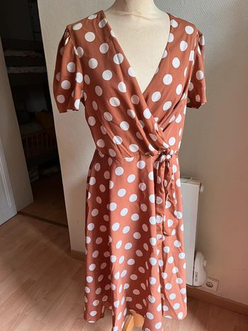 Jolie robe chic mi-saison marron à pois blancs T. L femme neuve avec étiquette