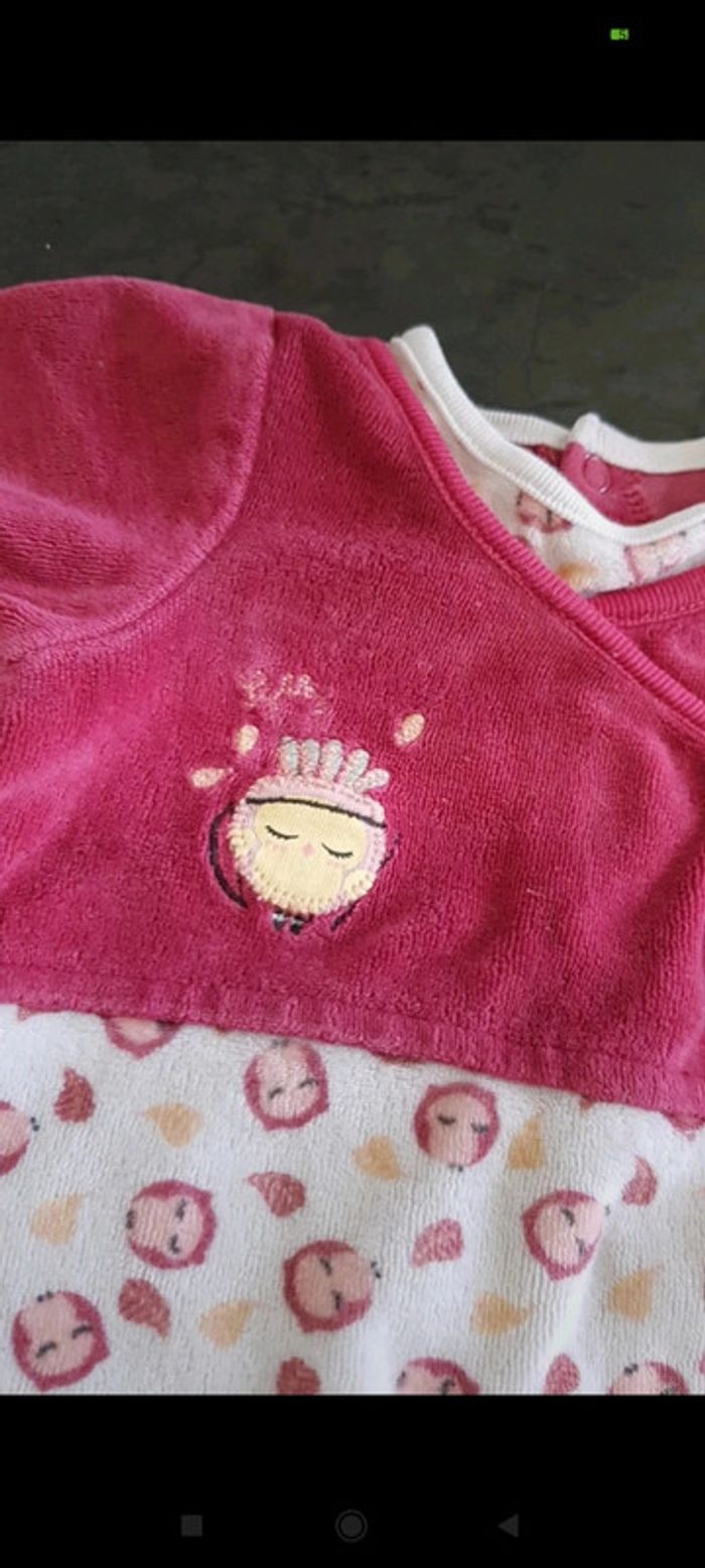 Pyjama 🍭 1 mois - photo numéro 3