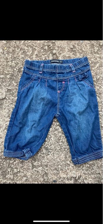 Jeans court In extenso