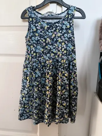 Robe à motif fleuri 5-6 ans