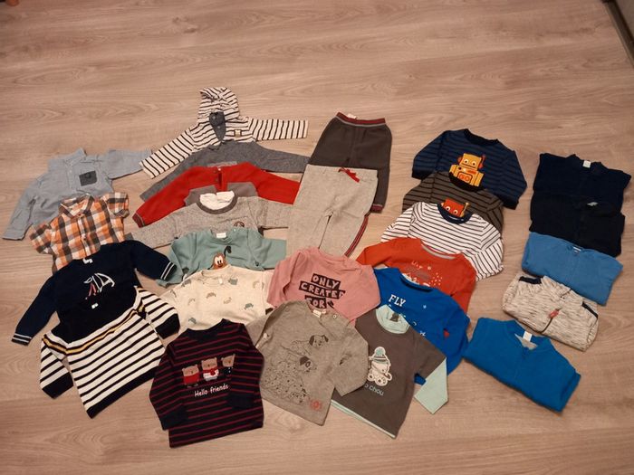 Lot de vêtements 12 mois