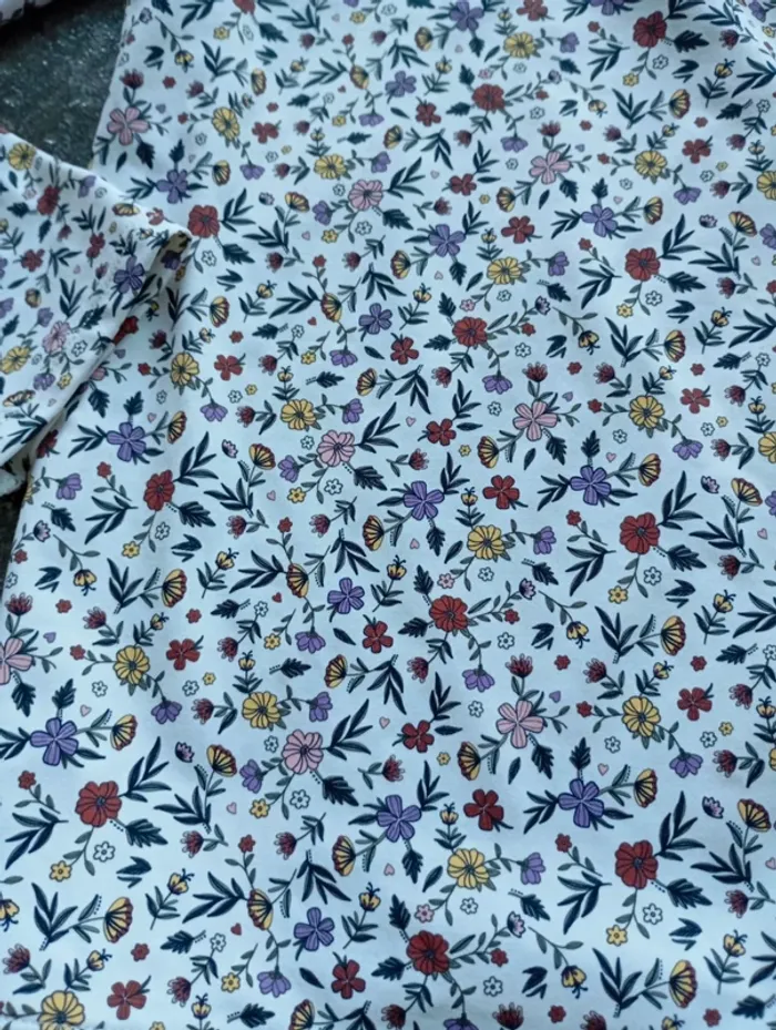 Kiabi t-shirt Anti Uv floral neuf 8 ans - photo numéro 2