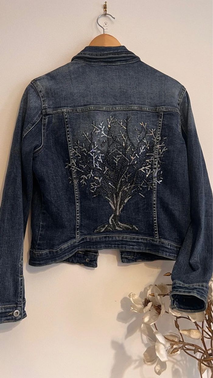 Superbe veste en jean dessin en sequins au dos 🤍🤍 - photo numéro 9