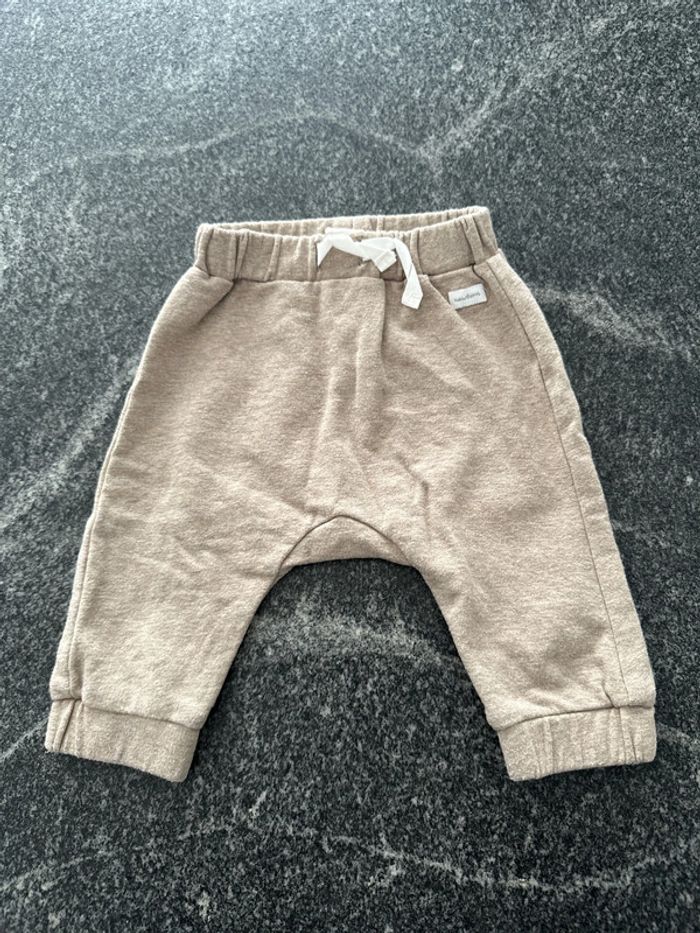 Lot de 2 pantalons bébé mixte 1 mois HM très bon état - photo numéro 4