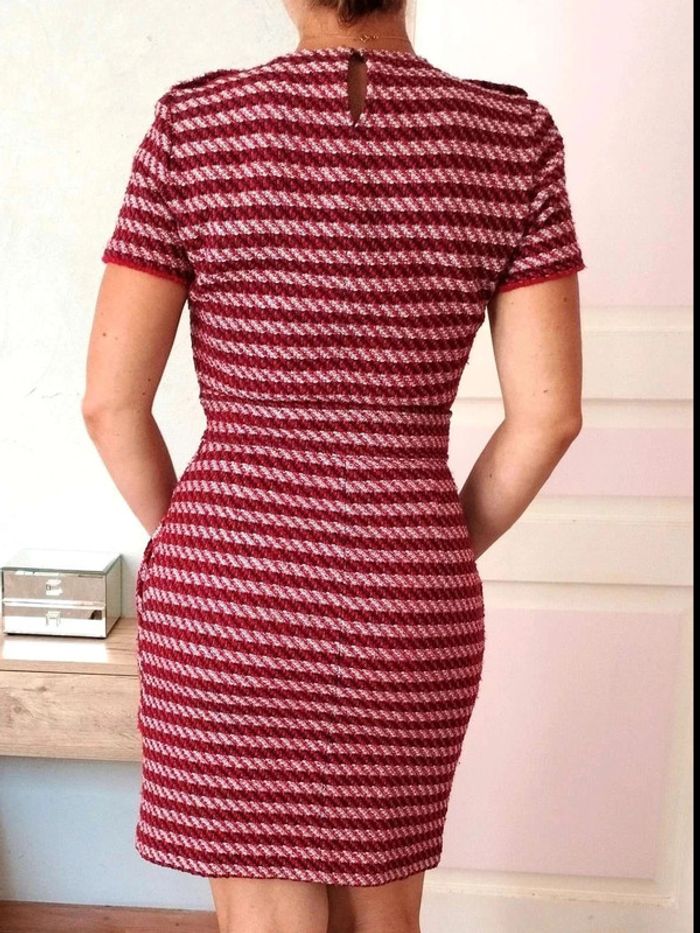 Robe  tweed  rouge  noire  Maje  34 Parfait  état - photo numéro 2