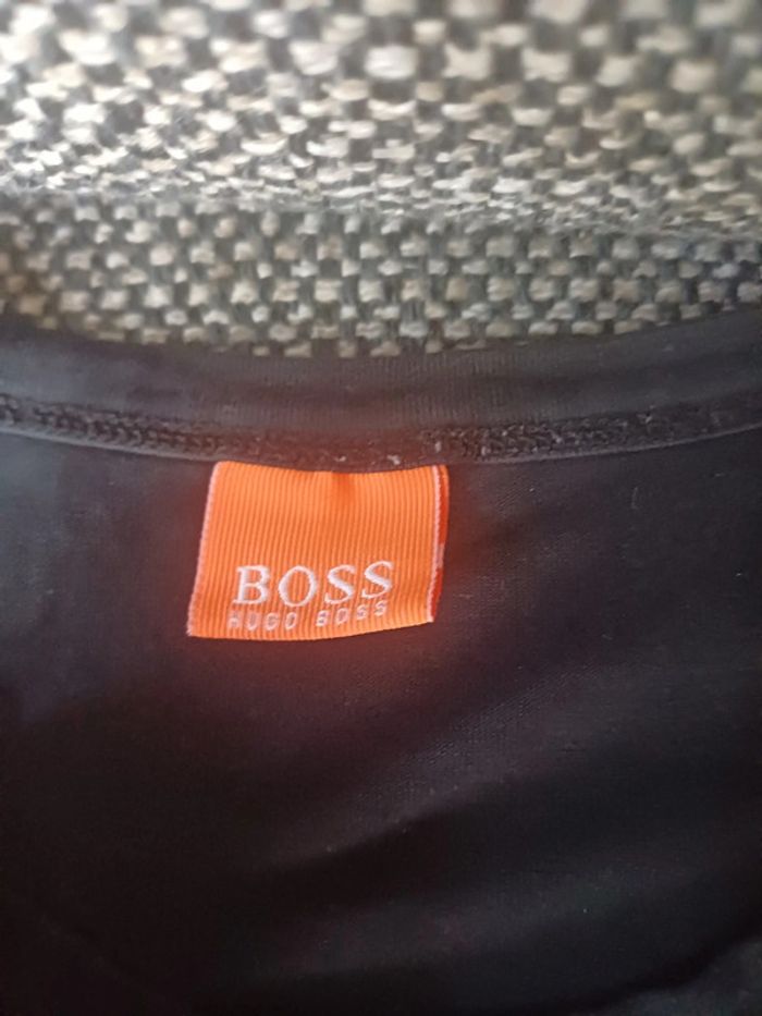 Tee-shirt Hugo Boss Taille S - photo numéro 2