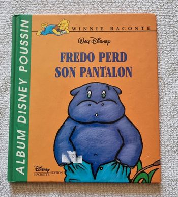 Livre fredo pers son pantalon