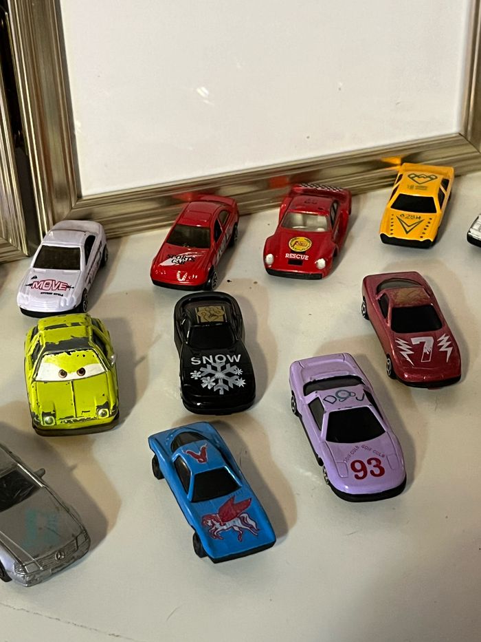 Lot de différentes voitures - photo numéro 3