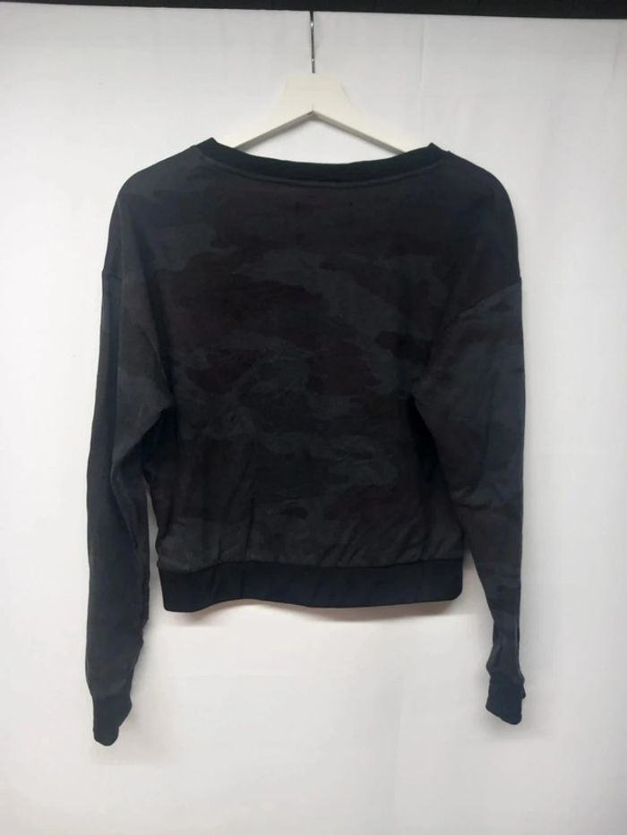 Sweat crop top Vintage motif camo Noir Victoria sport - photo numéro 3