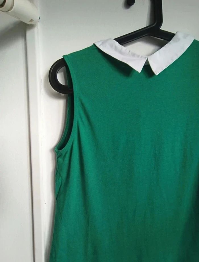 Haut débardeur vert col claudine blanc Taille M Kiabi En très bon état