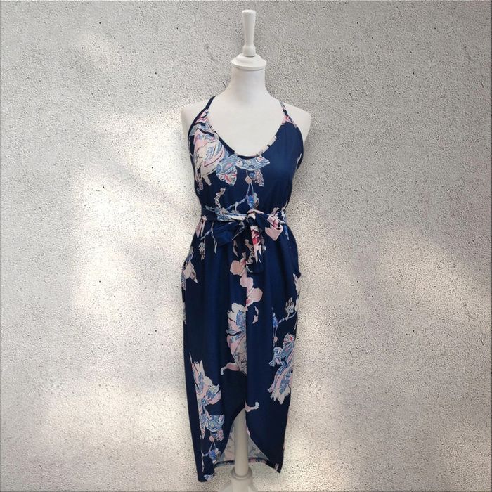 Robe longue asymétrique bretelles croisées imprimée