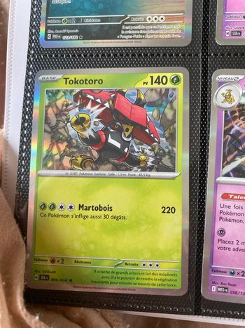 Carte Pokémon holographique neuf