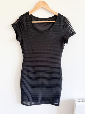 Robe manches courtes noire moulante taille 38 M