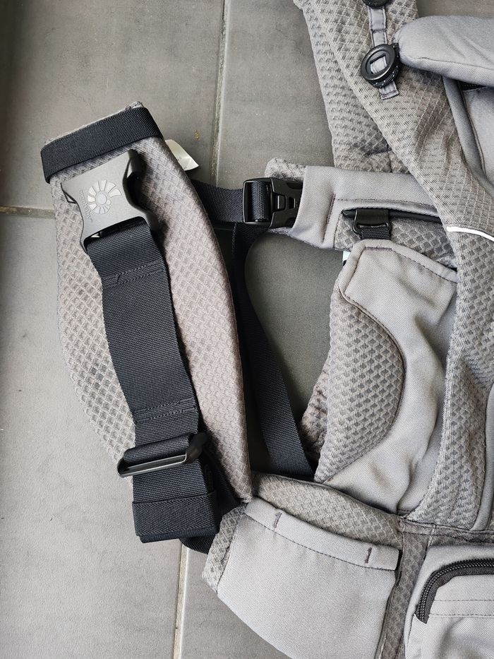 Porte bébé Ergobaby Omni Breeze Graphite Grey - photo numéro 4
