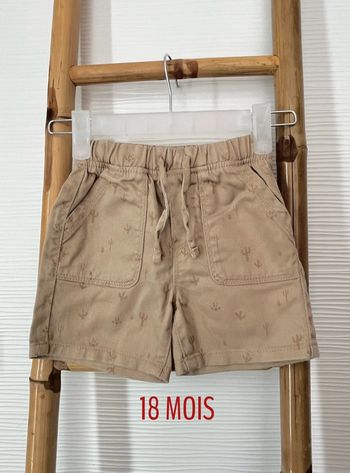 Bermuda / short taille 18 mois