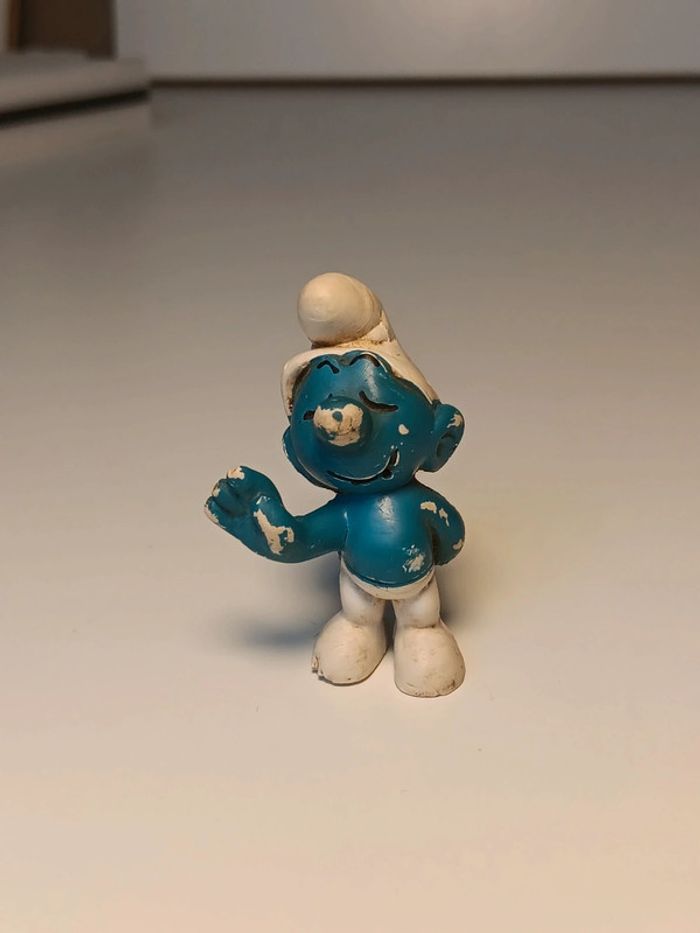 Figurine vintage Schtroumpf main levée peyo W.germany