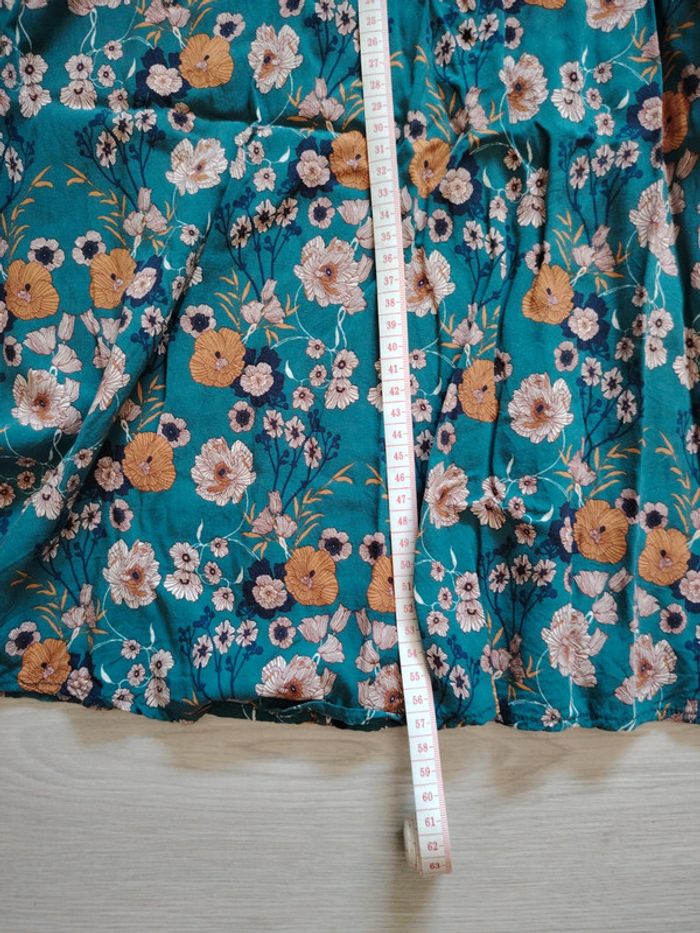 Robe courte fleurie. Taille 36. - photo numéro 4