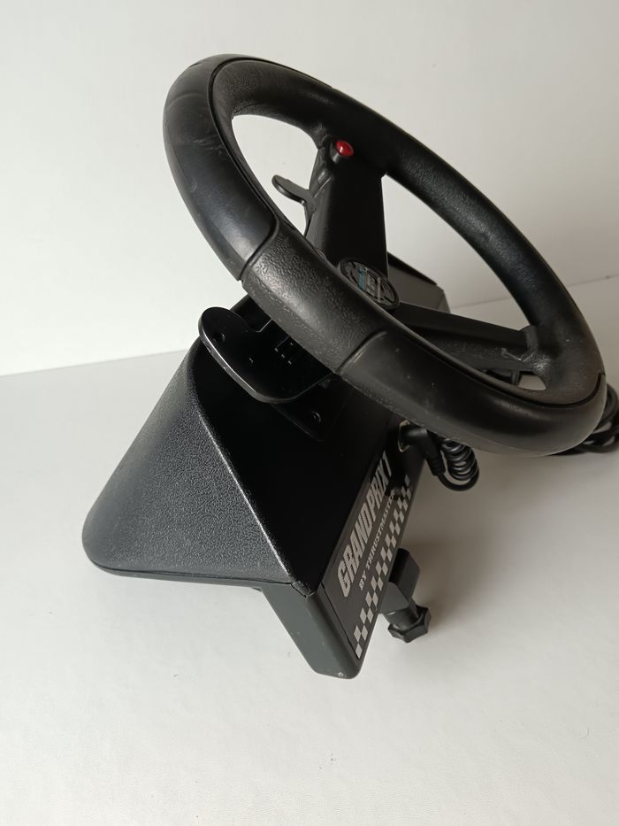 Volant Vintage Grand Prix 1 by ThrustMaster pour DOS Windows 3.1/95 - photo numéro 4