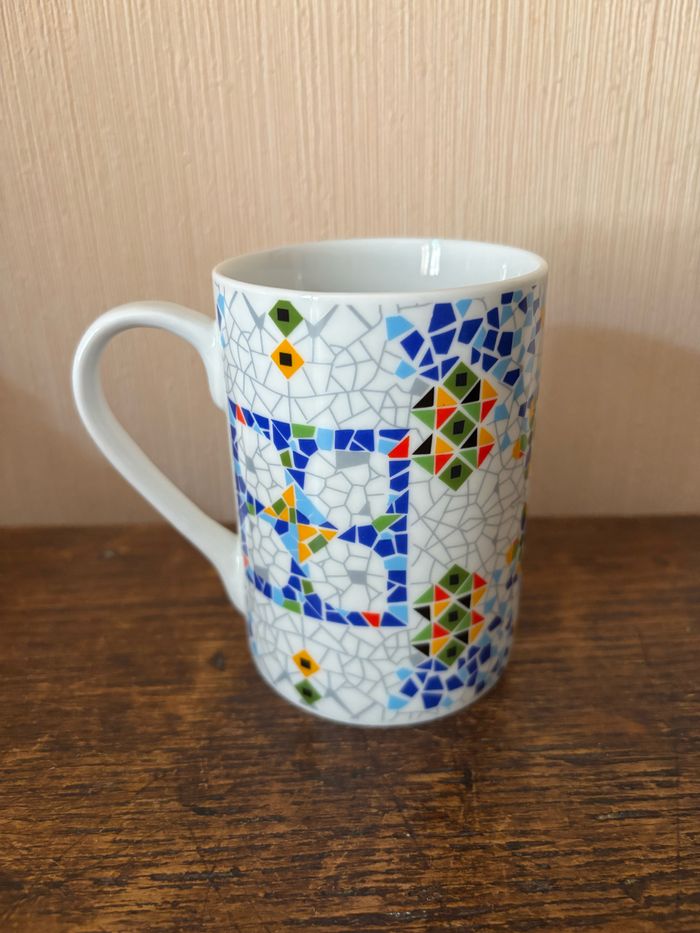 tasse (mug) motif mosaïque Antoni Gaudi