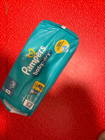 Couche Pampers taille 8 