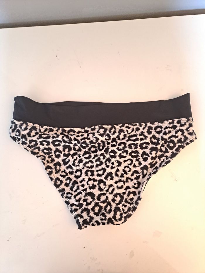Maillot de bain femme (2 pièces) noir et blanc - Sans marque - Parfait état. - photo numéro 9