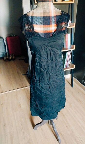 Superbe petite robe noire dentelle comptoir des cotonniers taille 36