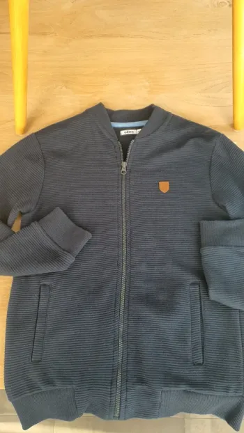Gilet garçon bleu marine taille 12 ans