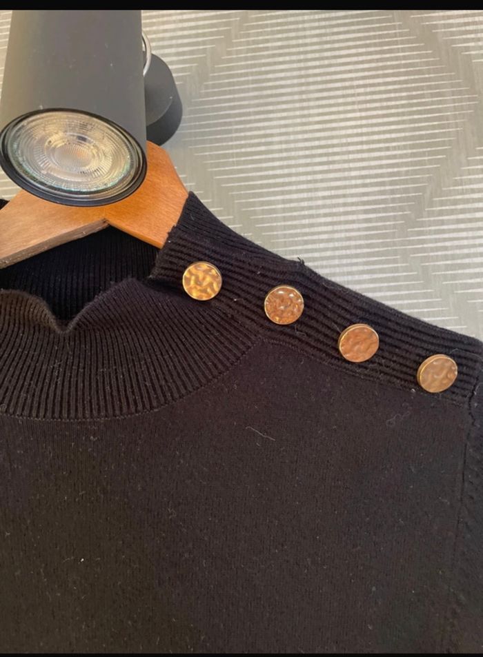 Pull noir - photo numéro 2