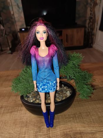 Barbie fashionistas Raquelle 2009